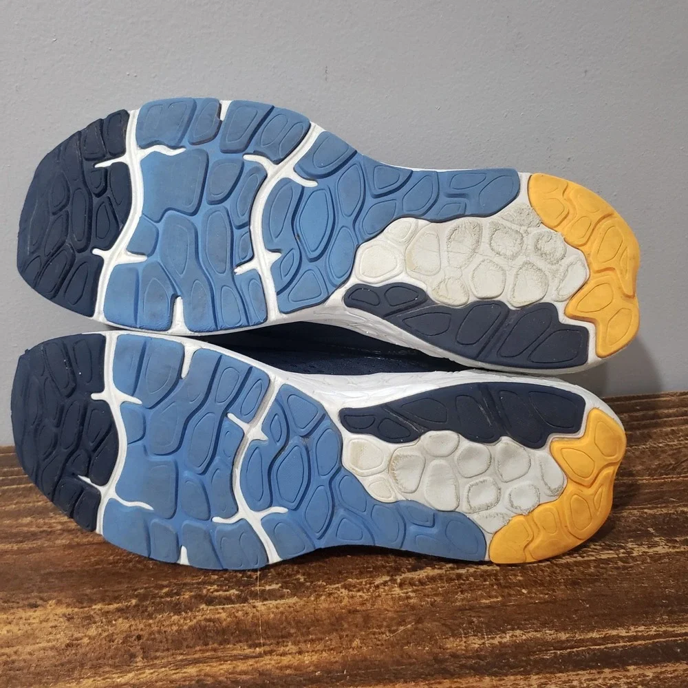 New Balance mens size